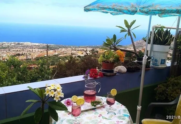 Canarian With Terrace Surrounded By Garden - Alisios